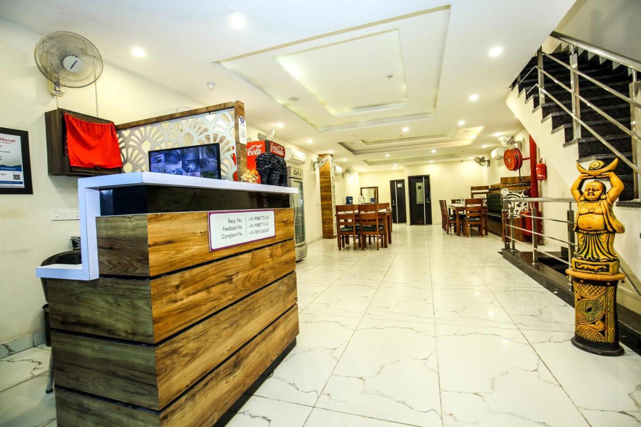 Hotel Wisteria -Main Highway Hotel Zirakpur Dış mekan fotoğraf